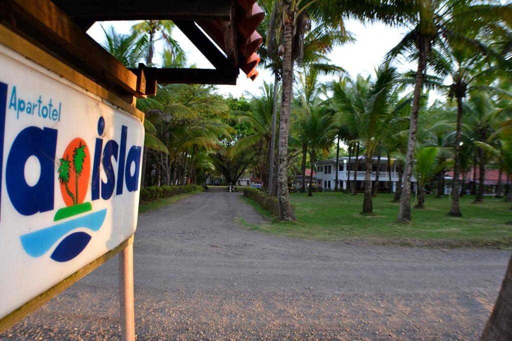 Hotel La Isla Parrita Exteriör bild