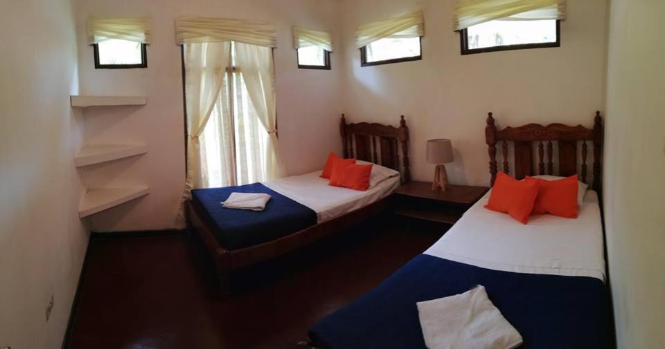 Hotel La Isla Parrita Exteriör bild